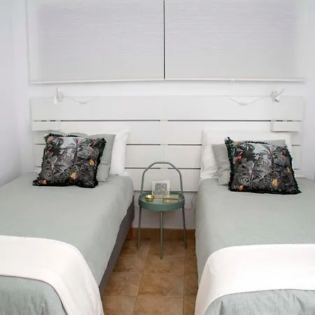 Апартаменты Retama Del Teide, The Modern Oasis, Pool, Parking & Large Terrace Пуэрто-де-ла-Крус