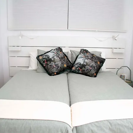 Retama Del Teide, The Modern Oasis, Pool, Parking & Large Terrace Apartamento *