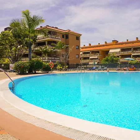 Apartamento Retama Del Teide, The Modern Oasis, Pool, Parking & Large Terrace